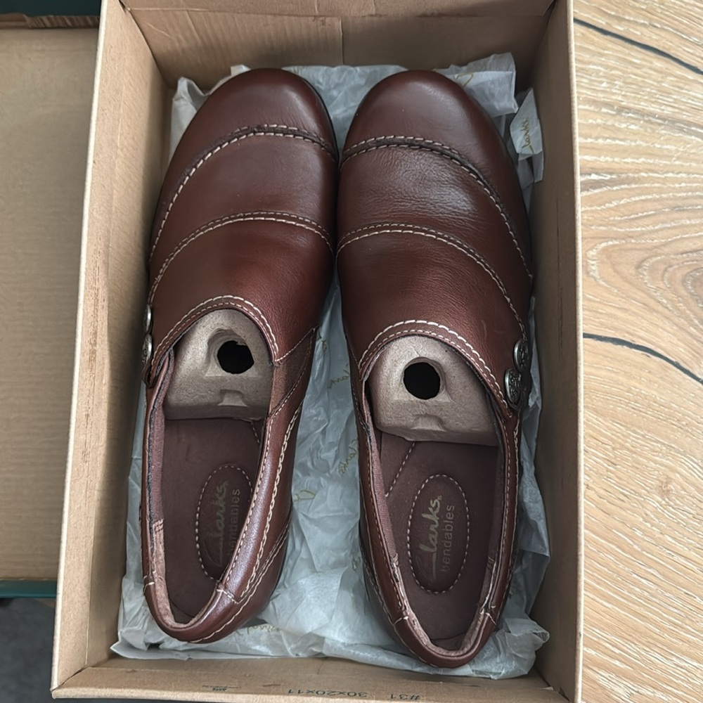 Clarks Dark Brown Leather Clogs with Button Detail - Picture 2 of 11